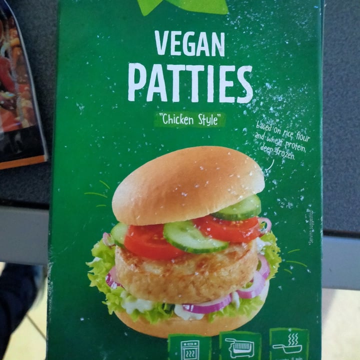 photo of Vemondo Vegan Patties Chicken Style shared by @coti3668 on  04 May 2022 - review