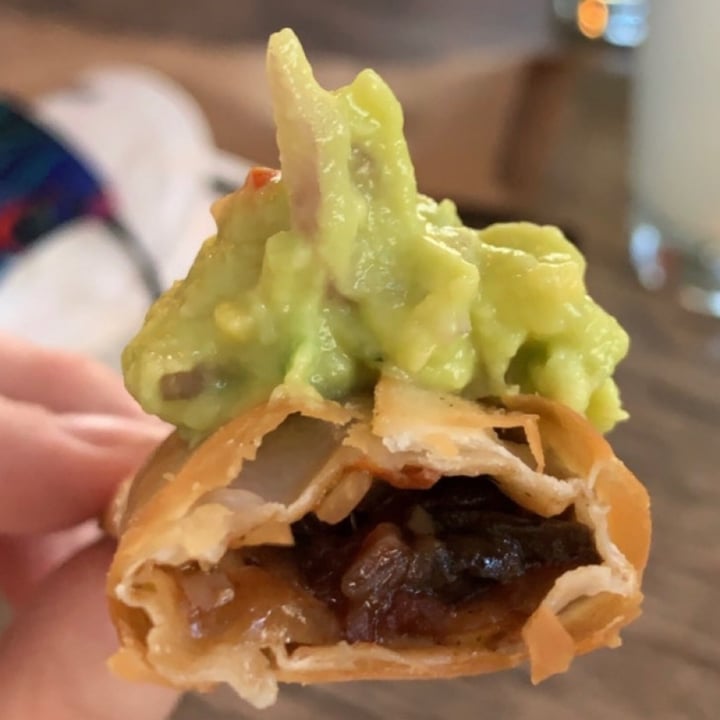 review photo of El Chino Vegano Tequeños de lomo shared by @sergioger21 on 07 Apr 2022 - review