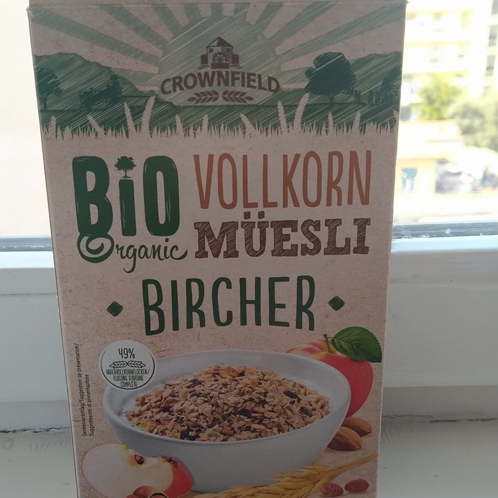 photo of Crownfield Bio organic vollkorn muesli shared by @nunziadanna on  27 Mar 2022 - review