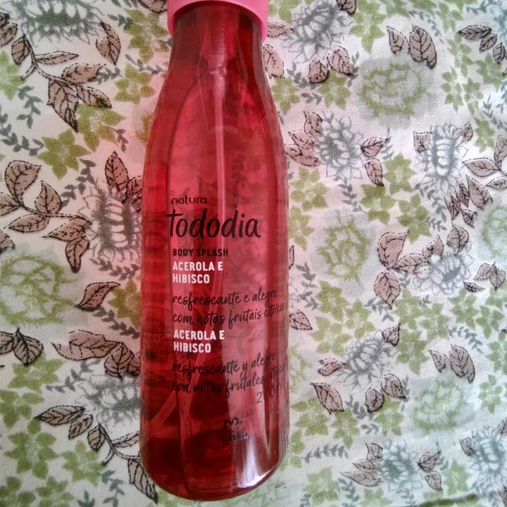 photo of Natura Body splash Acerola e Hibisco shared by @cacazinha on  18 Oct 2022 - review