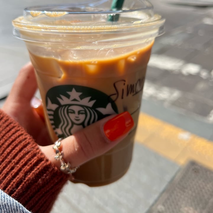 review photo of Starbucks Torino iced soy latte shared by @symarcelli on 26 Apr 2022 - review