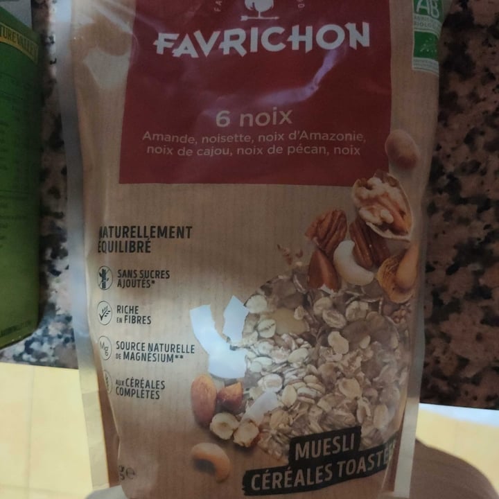 photo of Favrichon Muesli croustillant framboise chocolat shared by @robertatma on  20 Sep 2022 - review