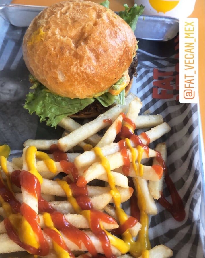 photo of Fat Vegan Combo Fat Vegan shared by @leyvinha on  30 Jan 2020 - review