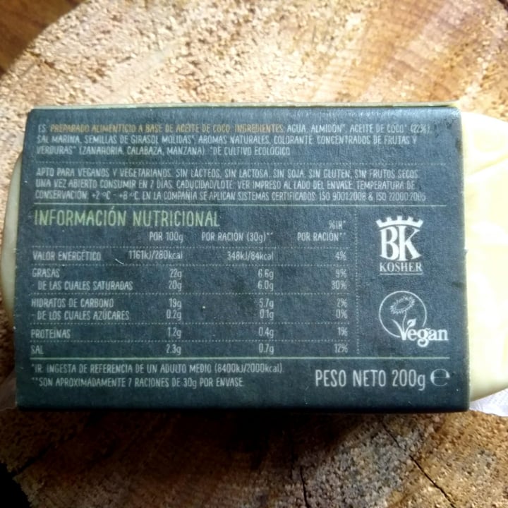 photo of Violife Bio sabor Cheddar Block shared by @rok on  14 Mar 2021 - review