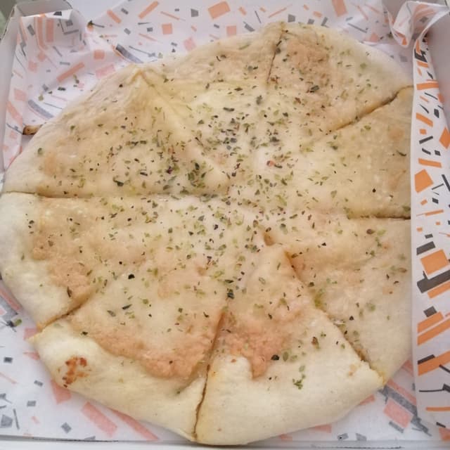 Photo of the dish “Pan de ajo con queso mozzarella vegano”