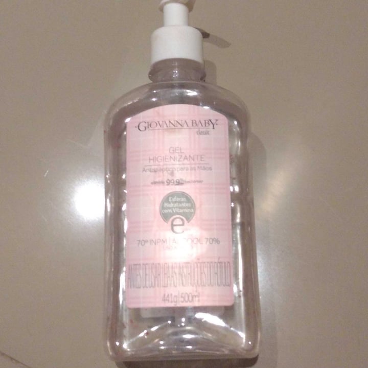 review photo of Giovanna baby Gel higienizante shared by @luizacsilveira on 28 Jan 2022 - review