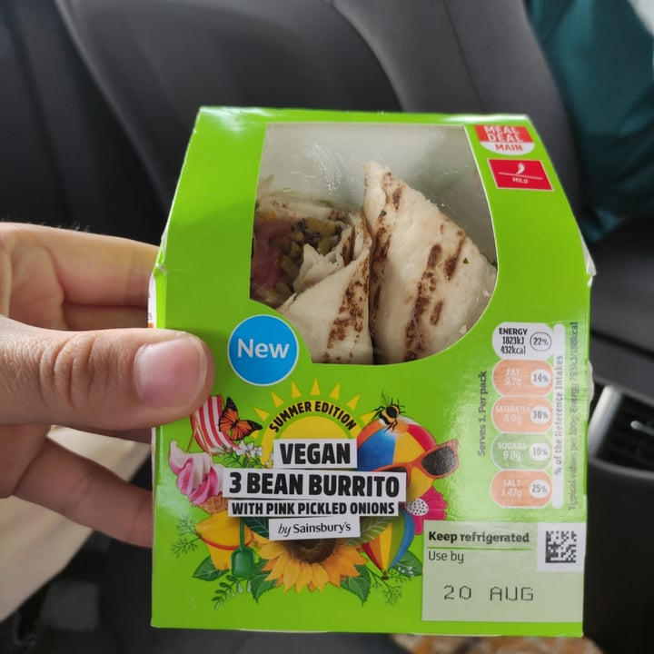 photo of Sainsbury's vegan 3 bean burrito shared by @jessbunn on  22 Aug 2022 - review