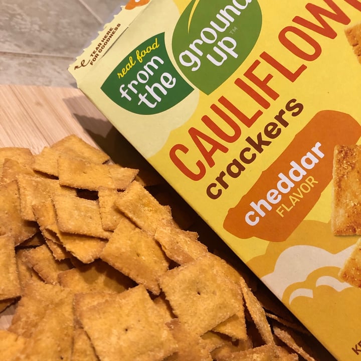 photo of Real Food From The Ground Up Cauliflower Crackers Cheddar Flavor shared by @veggietable on  14 Feb 2021 - review