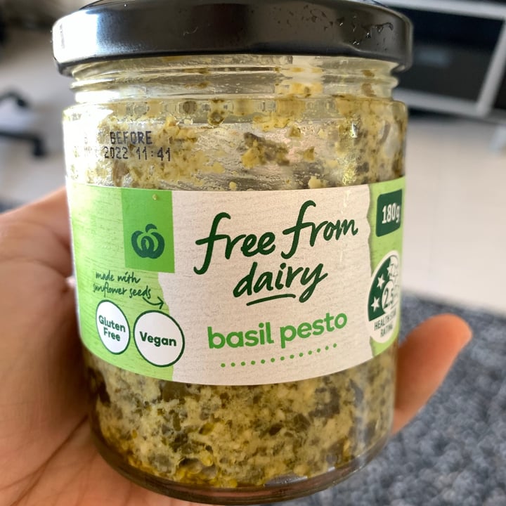 photo of Woolworths Free From Dairy Basil Pesto shared by @cnnna on  06 Jul 2021 - review