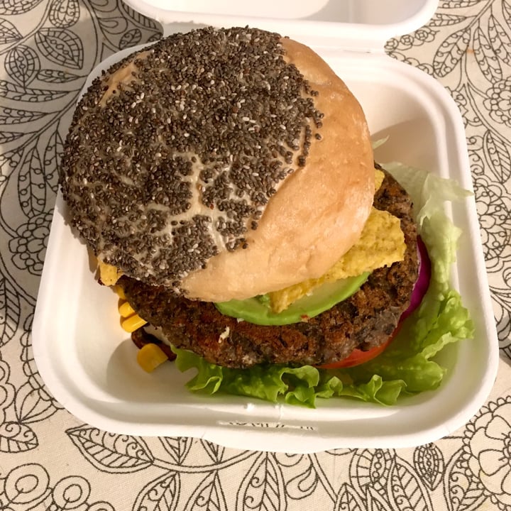 photo of Veggie Burger Hamburguesa mexicana shared by @comocomervegetales on  08 Jan 2021 - review