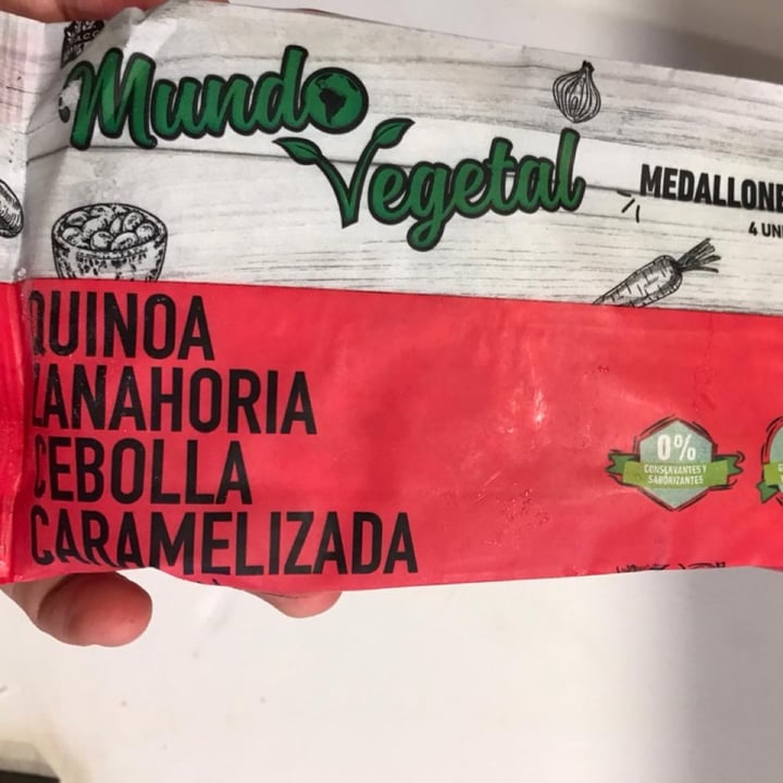 photo of Mundo Vegetal Medallón Quino, Zanahoria Y Cebolla Caramelizada shared by @catabuffarini on  20 Jul 2021 - review