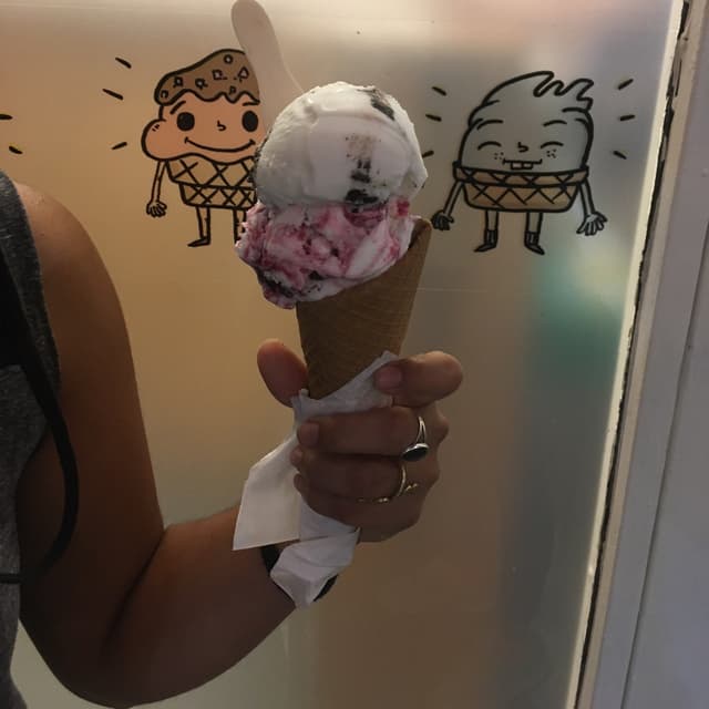 Foto del piatto “Mascarpone con frutos rojos”