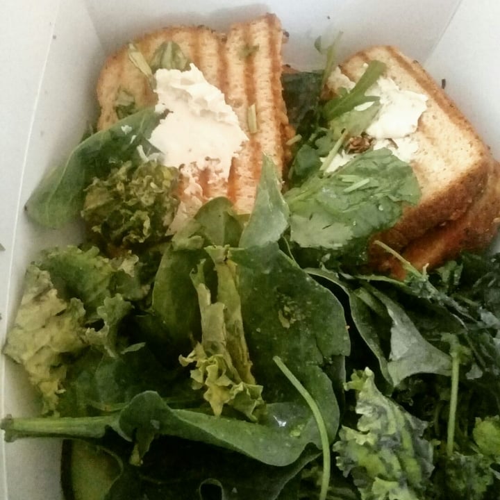 photo of Verde Amor Sandwich Pesto shared by @beesunshine on  03 Dec 2019 - review