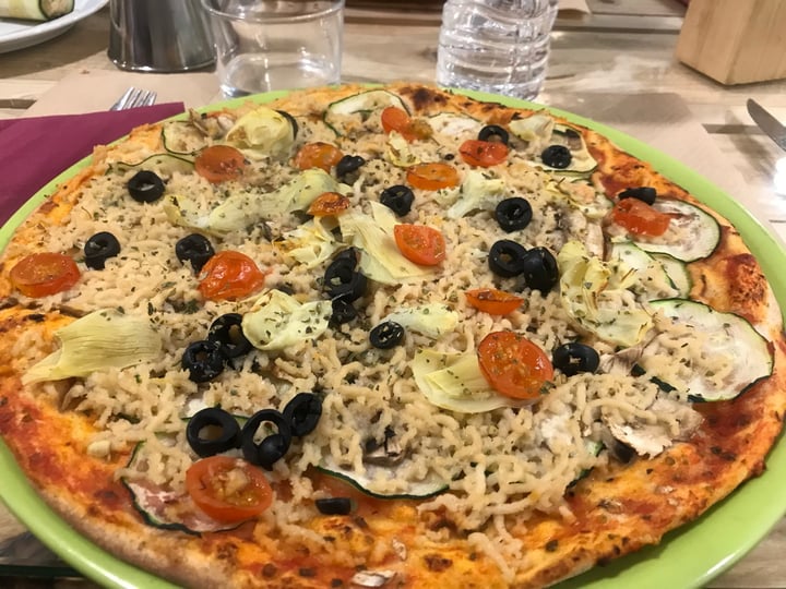 photo of Dolce Pizza y Los Veganos Pizza shared by @mariajosequero on  02 Jul 2019 - review