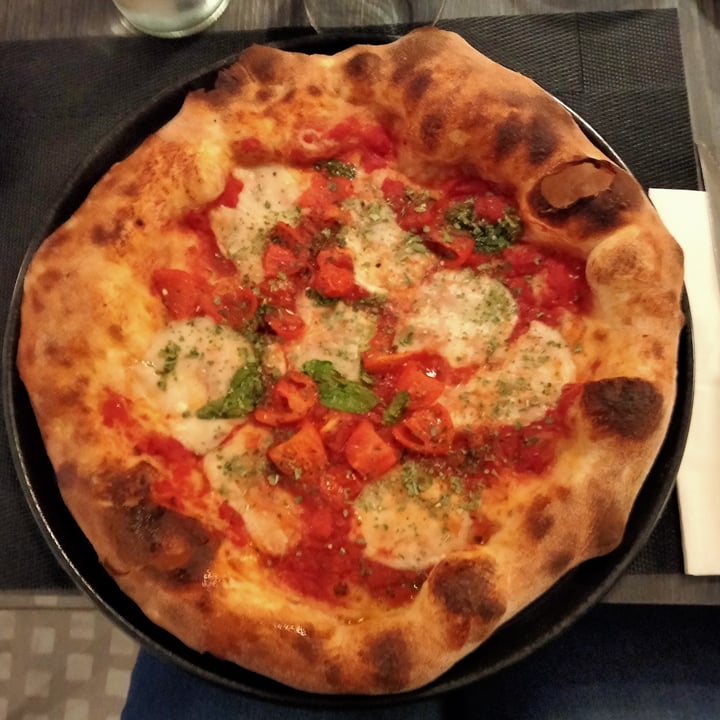 photo of Pizzeria "I Partenopei" Brescia Vegan DOC shared by @giuliamensi on  08 Apr 2022 - review