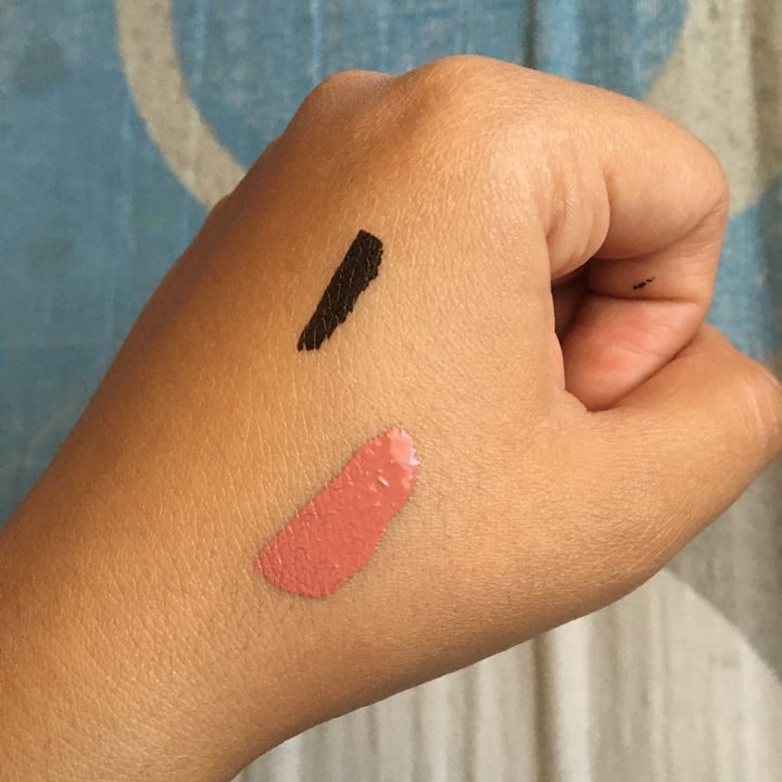 review photo of Essence Cosmetics Stay 8h Matte Waterproof Lipliner shared by @tabita0311 on 05 Jan 2021 - review