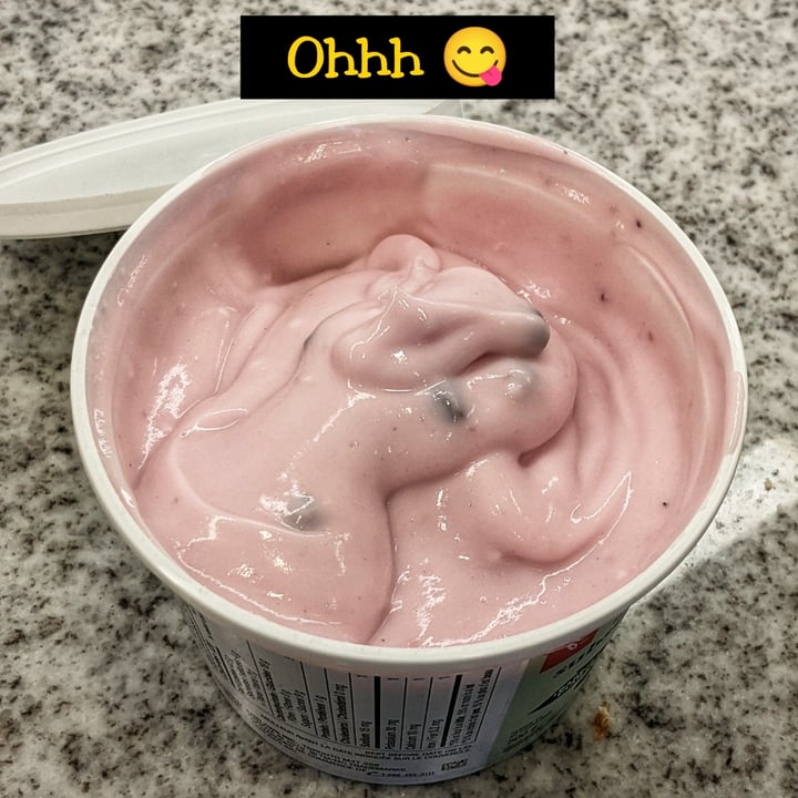 photo of President's Choice Cultured Coconut Milk Yogurt Alternative Blueberry shared by @stormm on  28 Oct 2021 - review