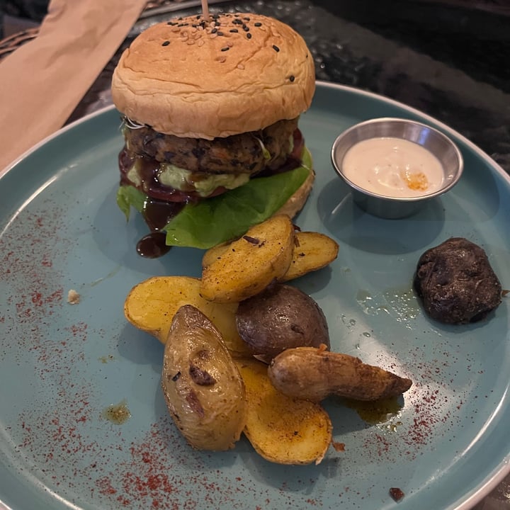 photo of El Jardín De Jazmín Ancestral burger shared by @cosmicfrog on  11 Oct 2022 - review