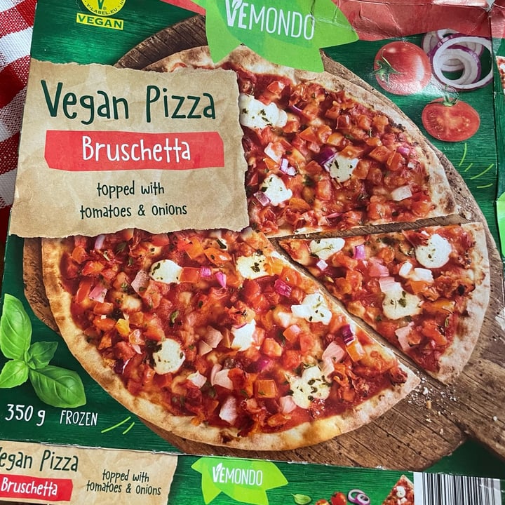 review photo of Vemondo Vegan Pizza Bruschetta shared by @kabu on 25 May 2022 - review