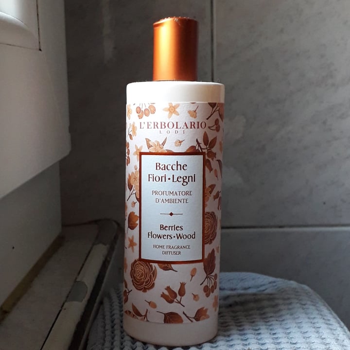 review photo of L’Erbolario Profumatore d'ambiente Bacche Fiori Legni shared by @moky on 18 Apr 2022 - review
