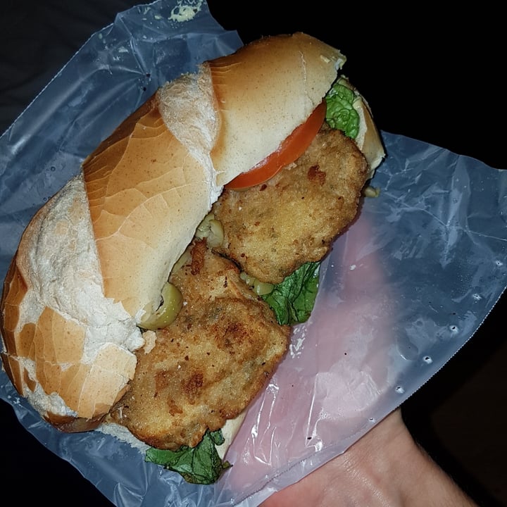 review photo of Loving Hut Microcentro Tofu sandwich shared by @agustin-alvarez on 19 Jun 2021 - review