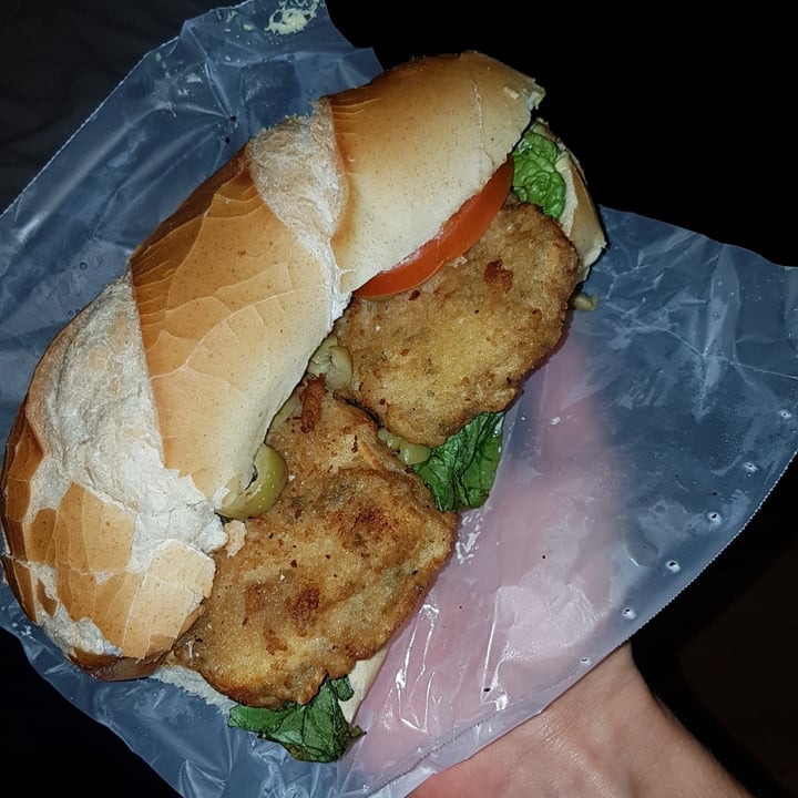 photo of Loving Hut Microcentro Tofu sandwich shared by @agustin-alvarez on  19 Jun 2021 - review