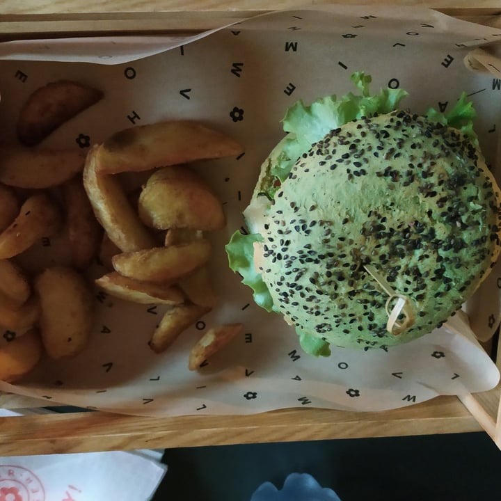 photo of Flower Burger Jungle Burger shared by @marghe333 on  08 Oct 2022 - review