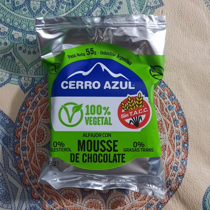 review photo of Cerro Azul Alfajor Mousse de Chocolate shared by @cian on 20 May 2021 - review