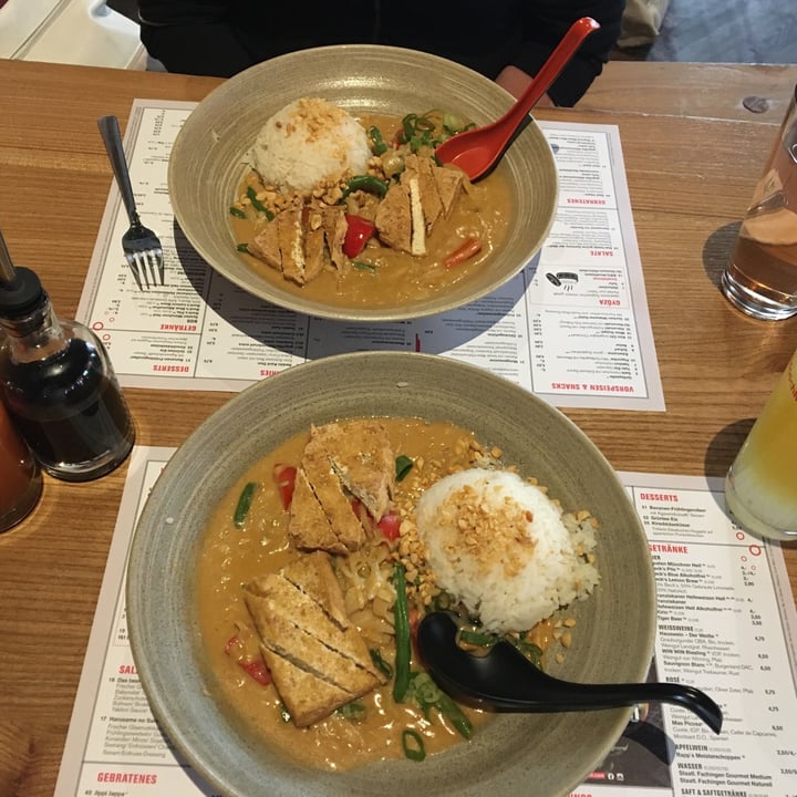 photo of MoschMosch Pinatsu Karê Don shared by @juliakw on  25 Sep 2020 - review