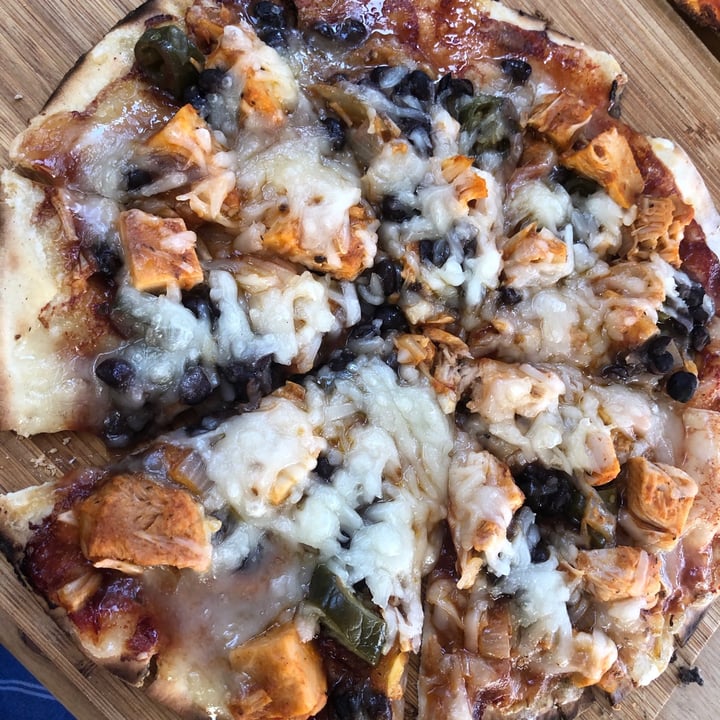 photo of I Love Melkies Jackfruit pizza shared by @fitphilthevegangirl on  20 Dec 2020 - review