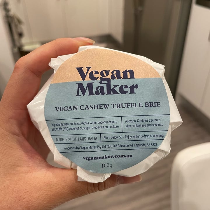 review photo of Vegan maker Vegan cashew truffle brie shared by @prishuynh on 14 Apr 2022 - review