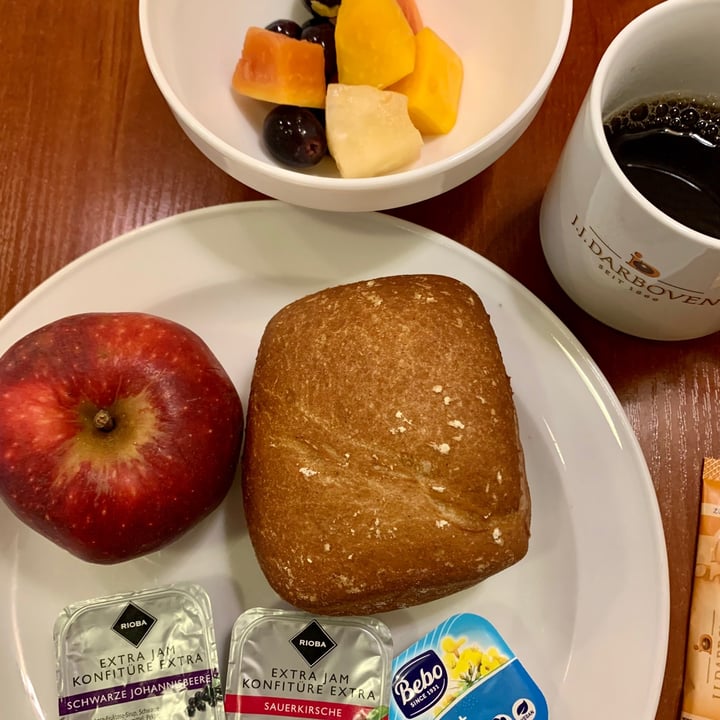 photo of Novum Hotel Continental Hauptbahnhof Breakfast Buffet shared by @julia86 on  21 Jul 2021 - review