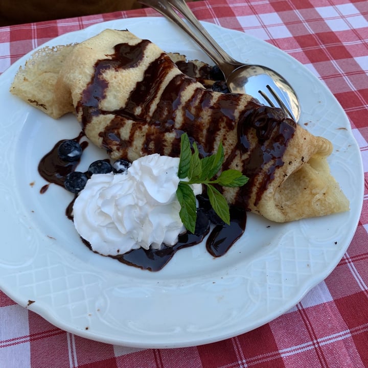 review photo of Stiftskeller Sankt Florian Eispalatschinke vegan shared by @lenmarlene on 12 Sep 2020 - review