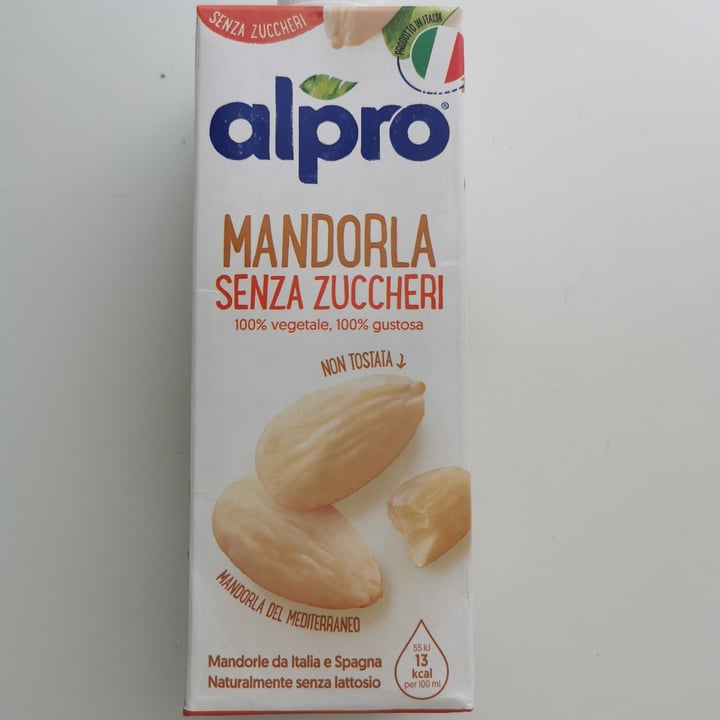 photo of Alpro latte di mandorla senza zuccheri shared by @aili59 on  20 Nov 2022 - review