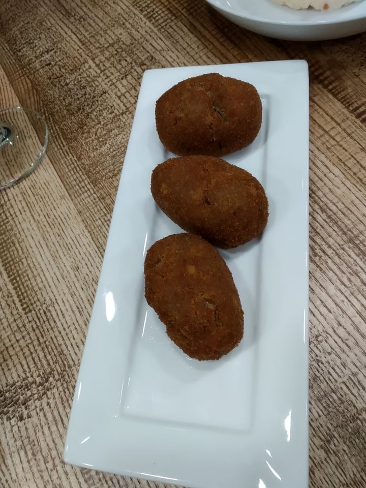 photo of El Perro Gamberro Croquetas shared by @lacasitadelluvia on  06 Feb 2020 - review