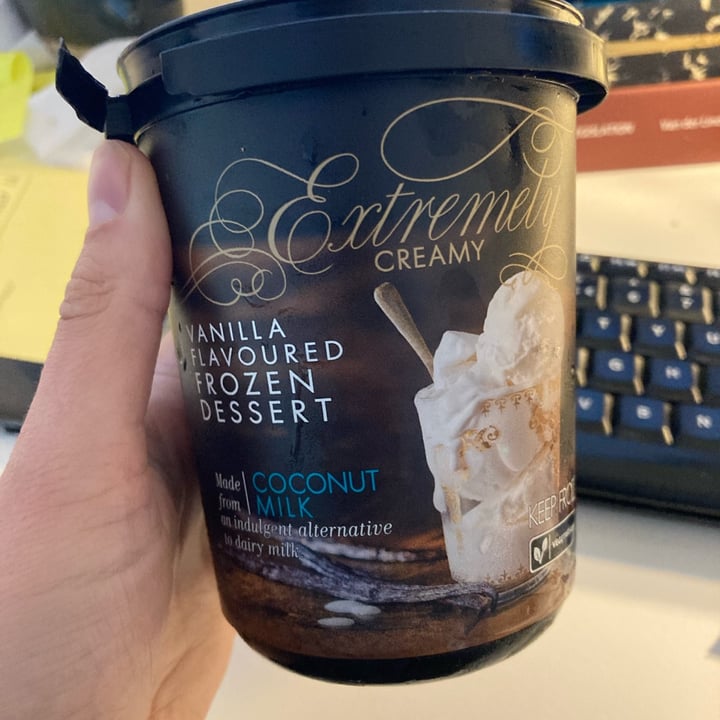 photo of Woolworths Food Vanilla Flavoured Frozen Dessert shared by @annamariemza on  07 Oct 2021 - review