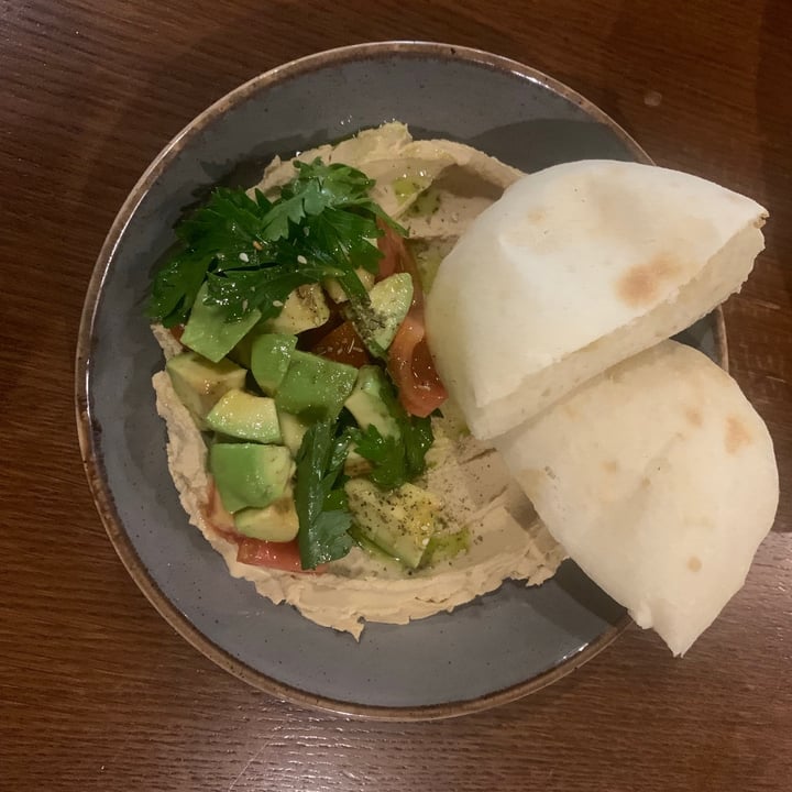photo of Coffee Matters Humus With Avocado, Tomatoes And Pita shared by @alfiya on  11 Jul 2021 - review