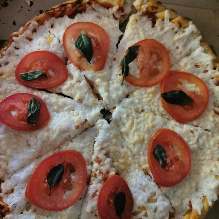 review photo of Veggino's Pizza Pizza margarita shared by @wloria on 31 Oct 2020 - review
