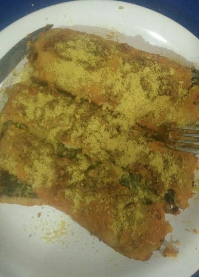「Canelones de acelga con bolognesa」の料理の写真