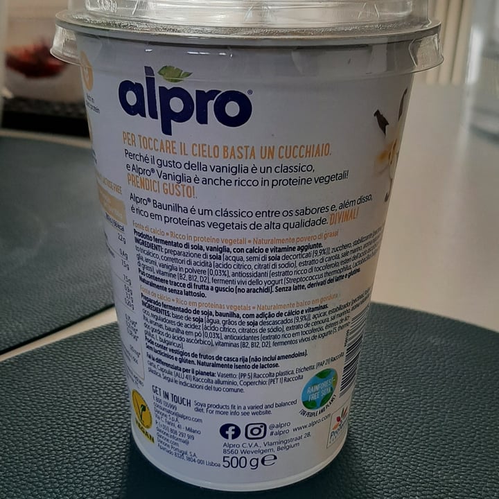 review photo of Alpro Vaniglia Baunilha Yogurt shared by @zingara on 16 Apr 2022 - review
