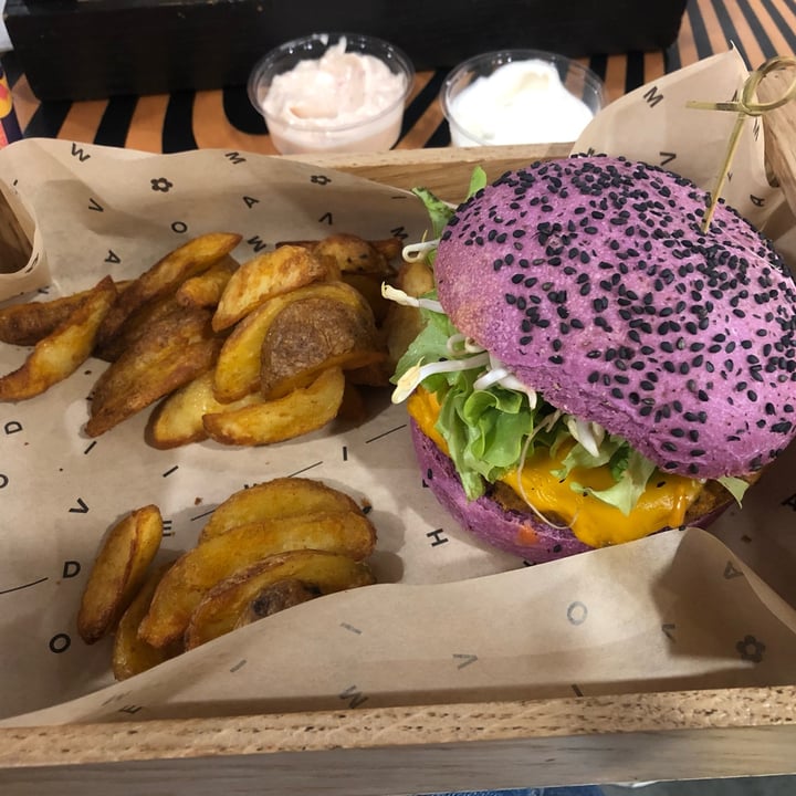 photo of Flower Burger Cherry Bomb shared by @pattini on  21 Feb 2022 - review