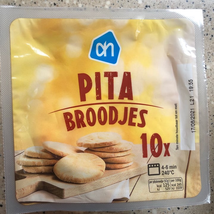 review photo of Albert Heijn AH Pita broodjes shared by @justinleeijen on 25 May 2021 - review