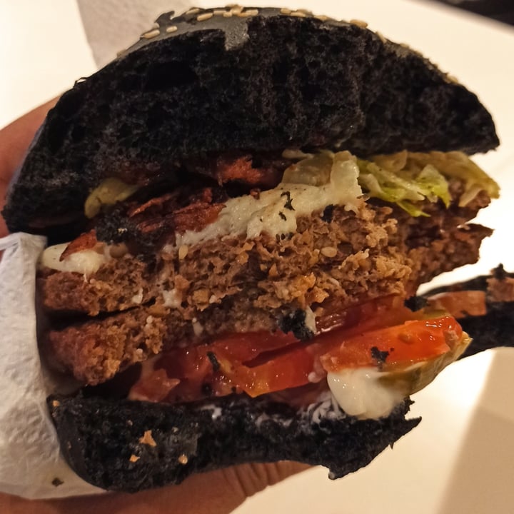 photo of Williamsburg Burger Bar Not Willy shared by @batimaez on  08 Mar 2021 - review