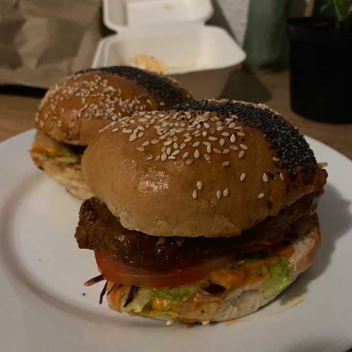review photo of Lekker Vegan Kloof Crunchy burger shared by @manoshapiro on 04 Mar 2022 - review