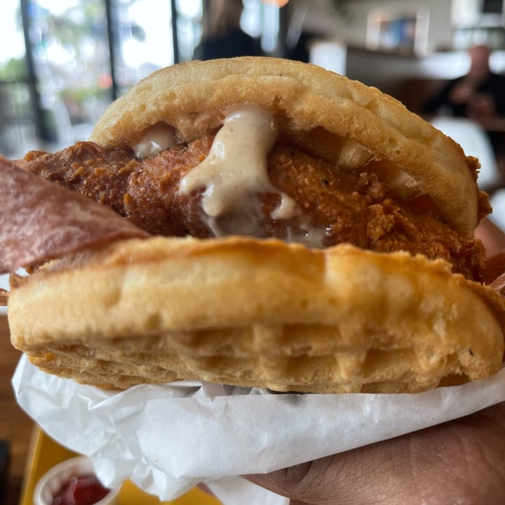 photo of Plant Power Fast Food Chicken & Waffles Breakfast Sandwich shared by @razor on  16 Mar 2022 - review