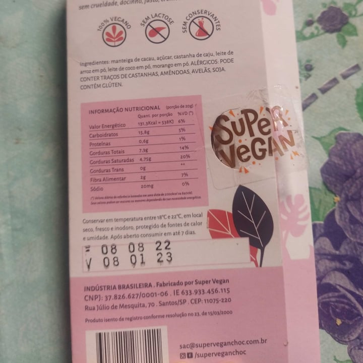 review photo of Super Vegan Chocolate Branco Com Morango shared by @imsbruna on 01 Oct 2022 - review
