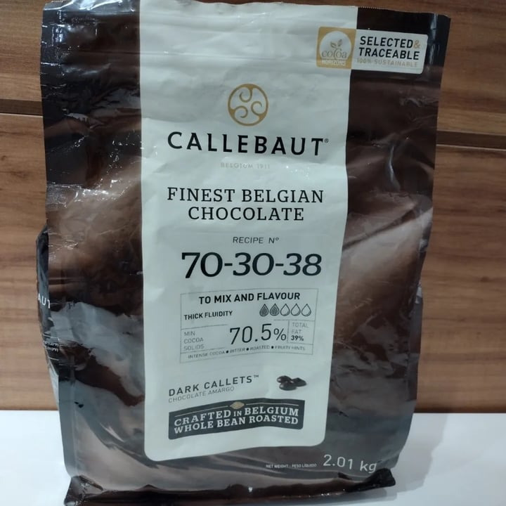 photo of Callebaut Chocolate callets 70-30-38 shared by @vegdesdeos7 on  14 Jun 2022 - review