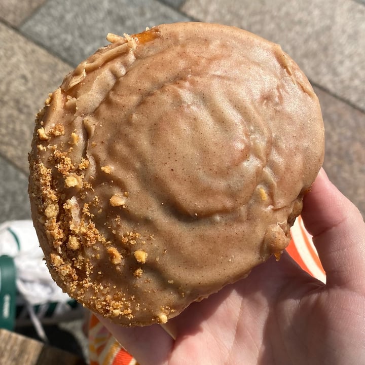 photo of Crosstown Victoria - Doughnuts & Coffee Almond Butter Cinnamon Scroll shared by @abveg on  19 Apr 2022 - review
