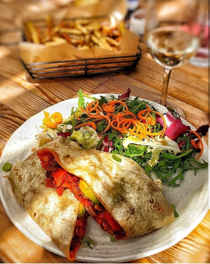 review photo of Paraiso Beach Vegan burritos shared by @alessandra on 25 Jun 2019 - review