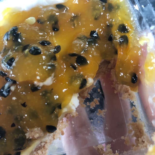 「Passionfruit Cheesecake」の料理の写真